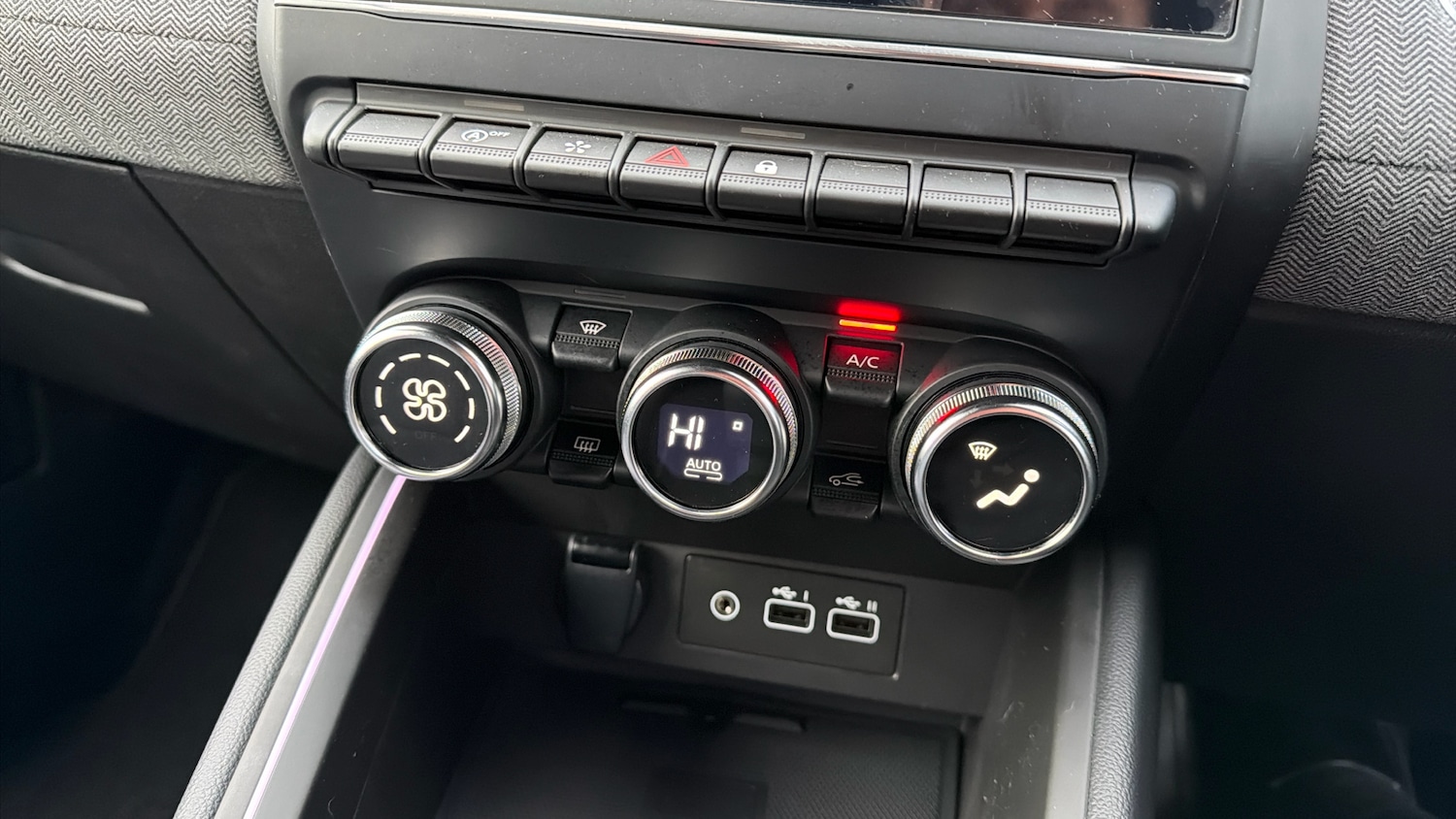 Used Renault Clio 2024 for sale - 77086446: Photo 27