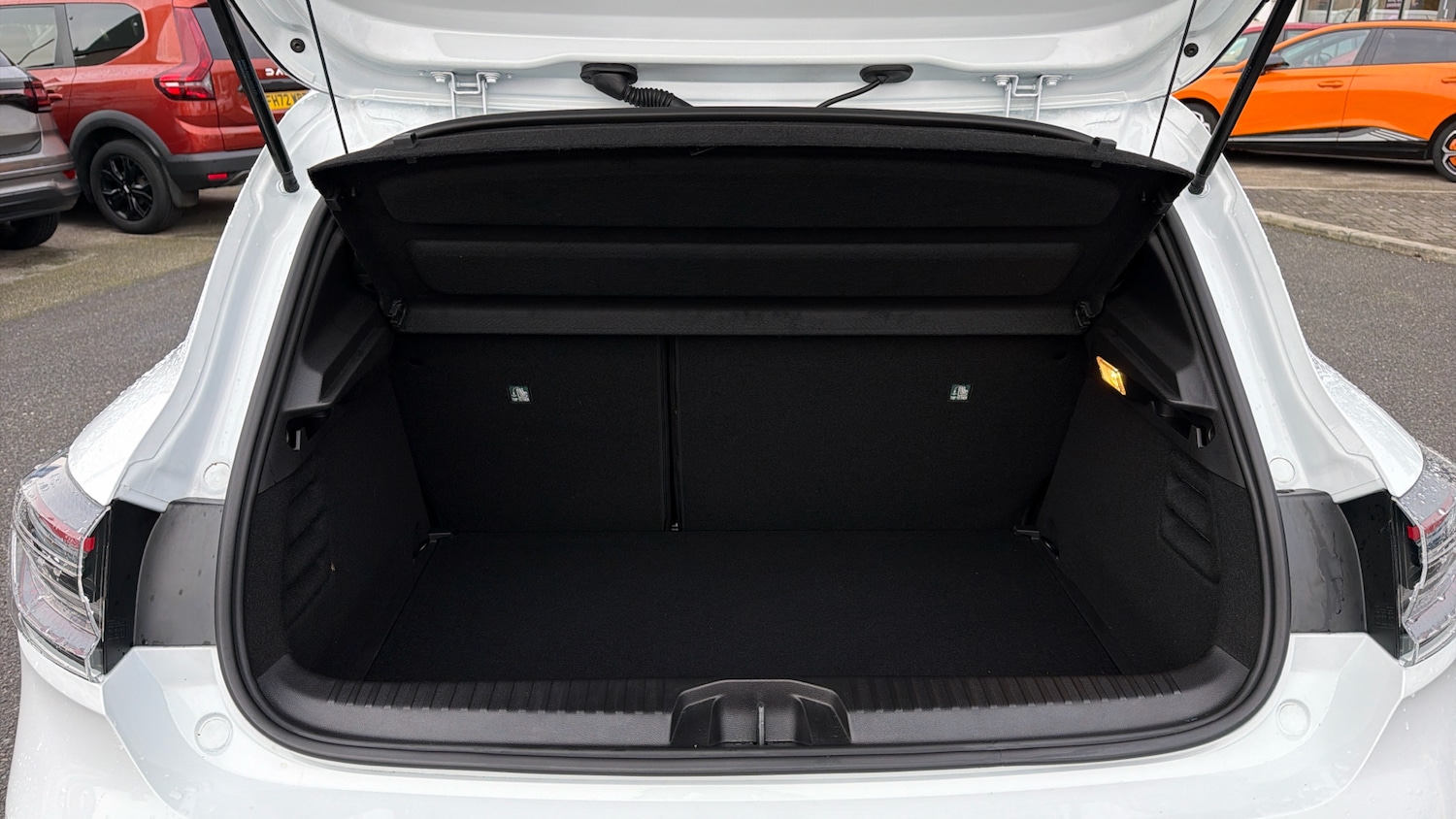 Used Renault Clio 2024 for sale - 77086446: Photo 4