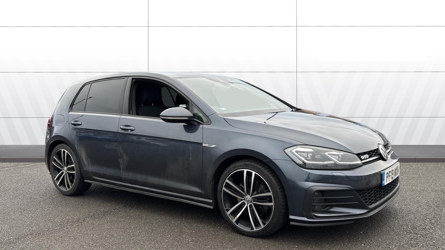 Used Volkswagen Golf 2019 for sale - 76796821: Photo 1