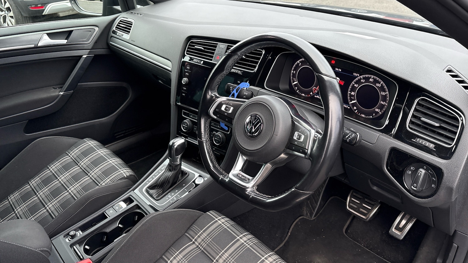 Used Volkswagen Golf 2019 for sale - 76796821: Photo 11