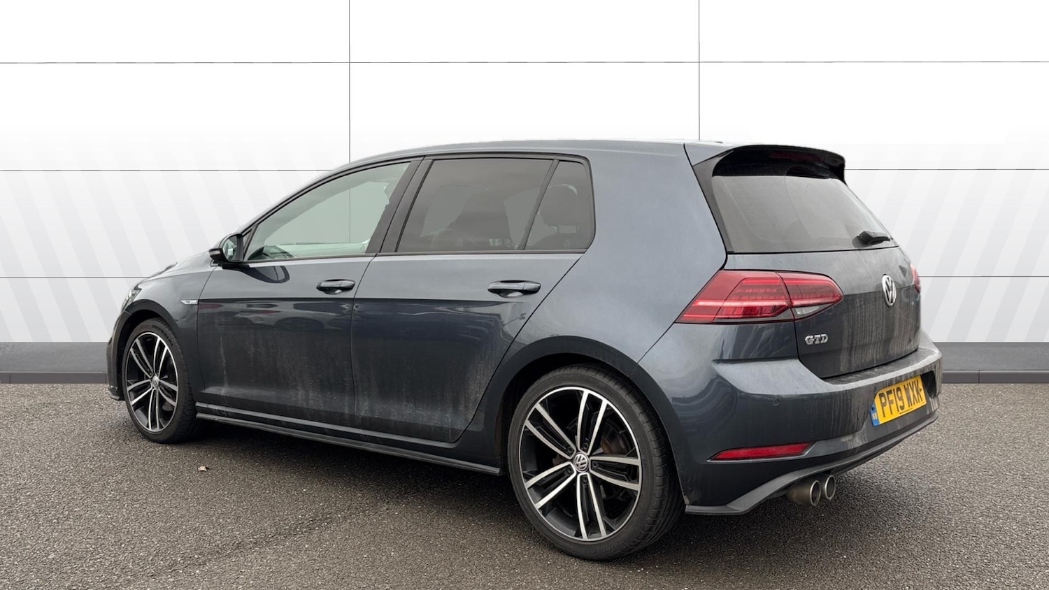 Used Volkswagen Golf 2019 for sale - 76796821: Photo 2