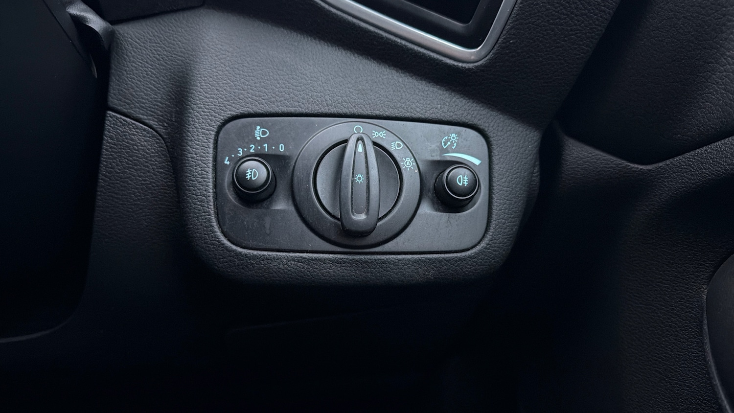 Used Ford Kuga 2013 for sale - 77026055: Photo 26