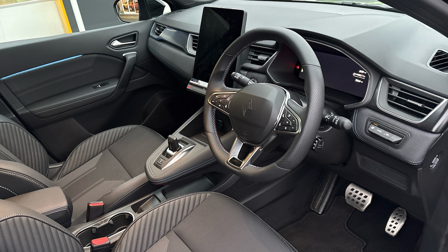 Used Renault Captur 2025 for sale - 77834231: Photo 11