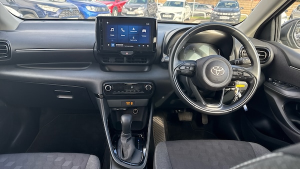 Used Toyota Yaris 2024 for sale - 76142320: Photo 10