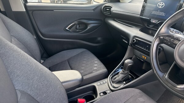 Used Toyota Yaris 2024 for sale - 76142320: Photo 14