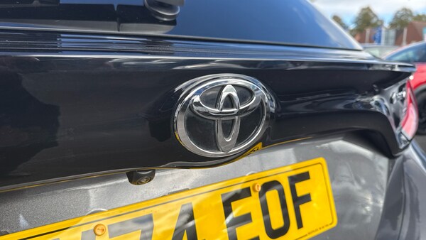 Used Toyota Yaris 2024 for sale - 76142320: Photo 24