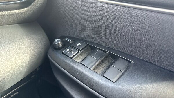 Used Toyota Yaris 2024 for sale - 76142320: Photo 25