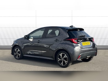 Used Toyota Yaris 2024 for sale - 76142320: Photo 2