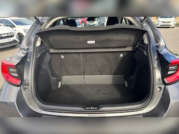 Used Toyota Yaris 2024 for sale - 76142320: Photo 4