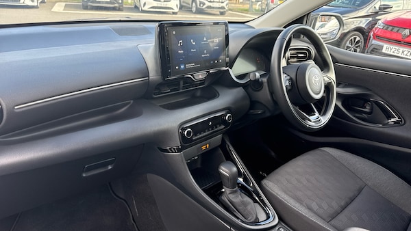 Used Toyota Yaris 2024 for sale - 76142320: Photo 9