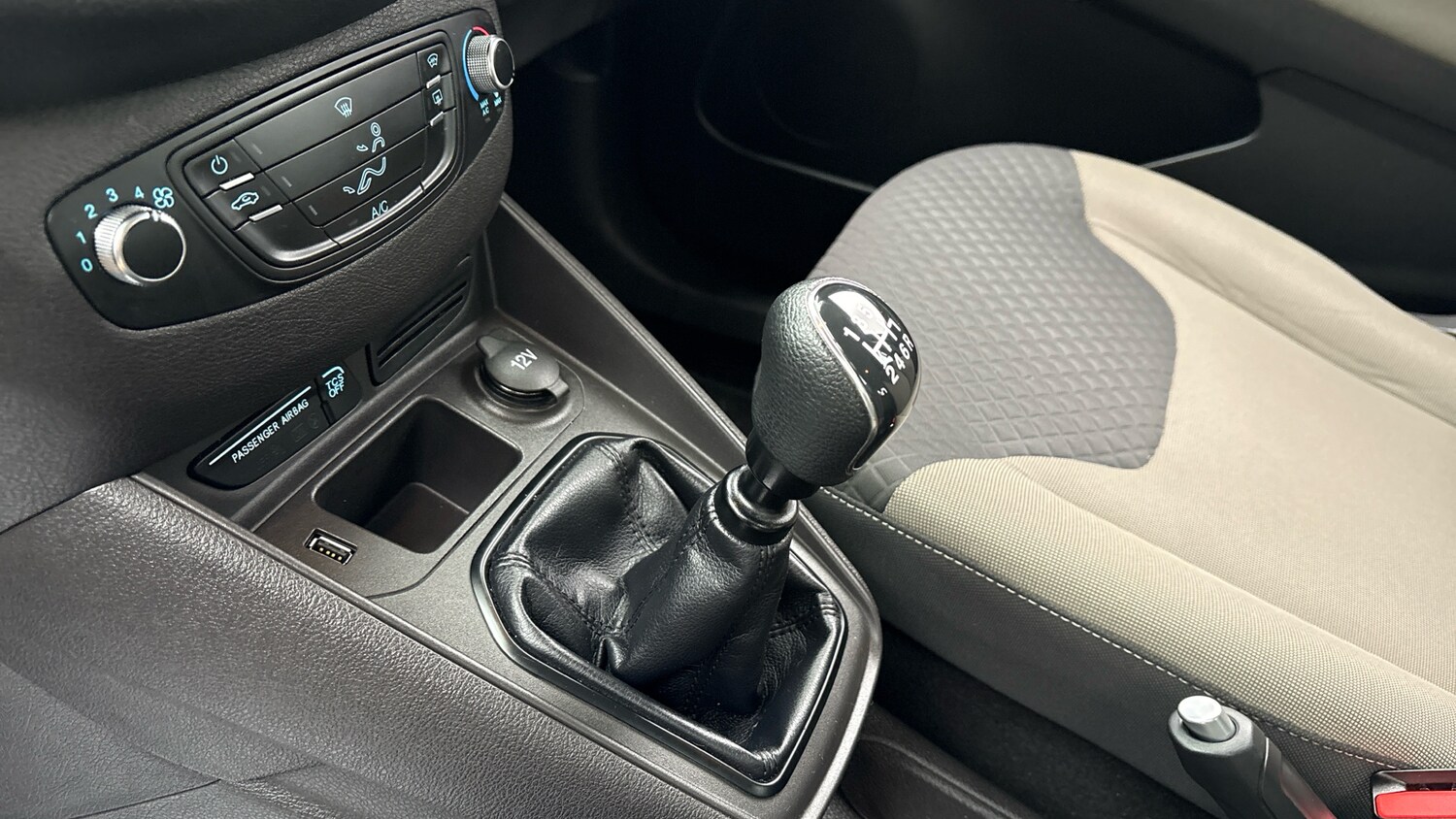 Used Ford Tourneo Courier 2019 for sale - 77350326: Photo 13