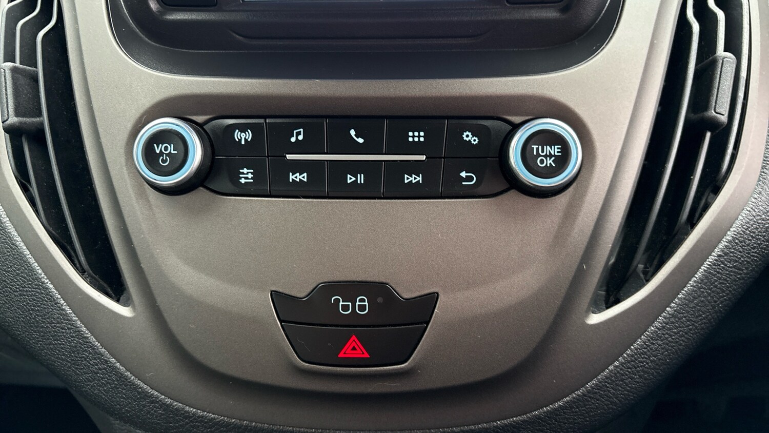 Used Ford Tourneo Courier 2019 for sale - 77350326: Photo 25