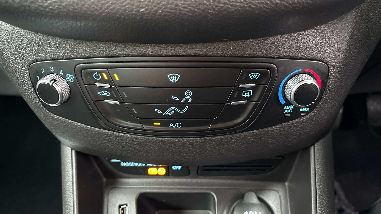 Used Ford Tourneo Courier 2019 for sale - 77350326: Photo 27