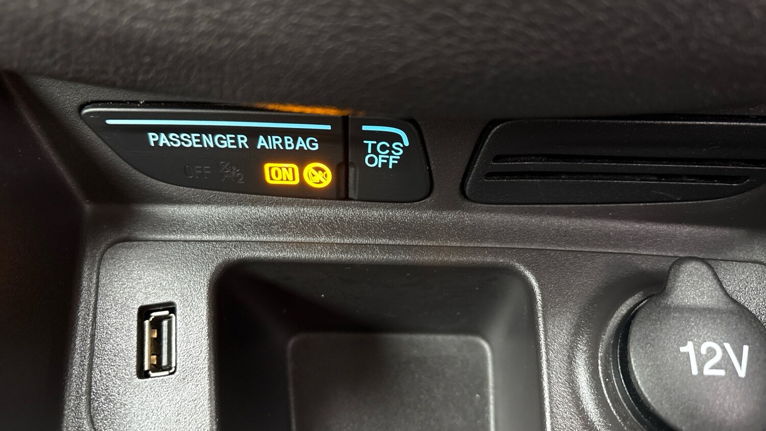 Used Ford Tourneo Courier 2019 for sale - 77350326: Photo 28