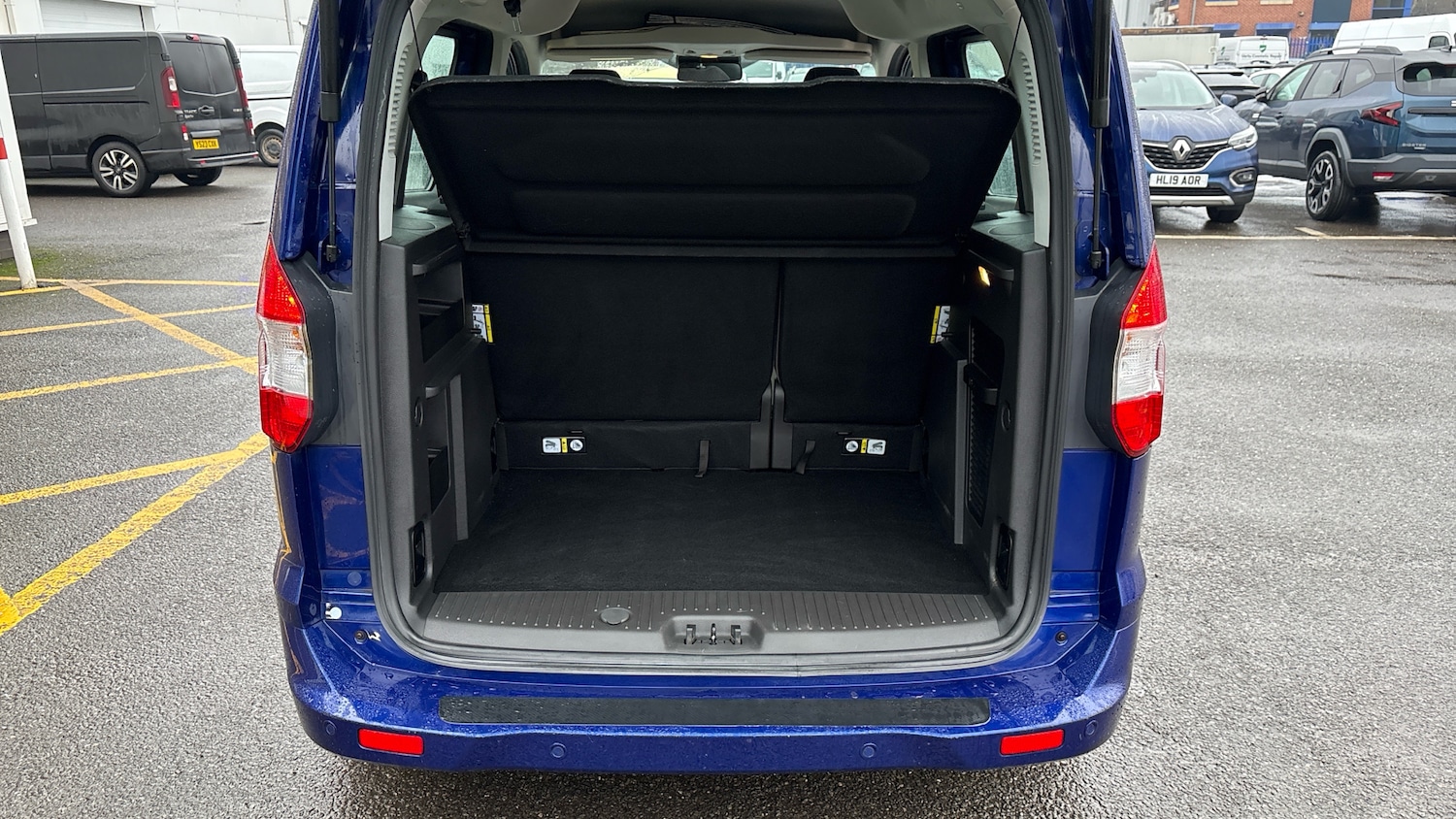 Used Ford Tourneo Courier 2019 for sale - 77350326: Photo 4