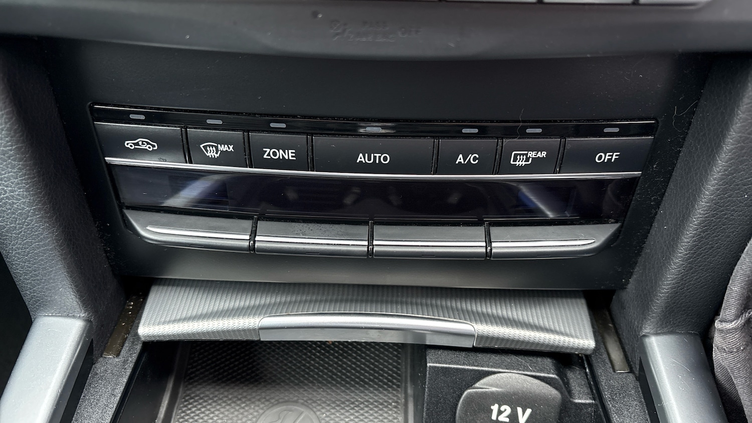 Used Mercedes-Benz E Class 2015 for sale - 76719927: Photo 30