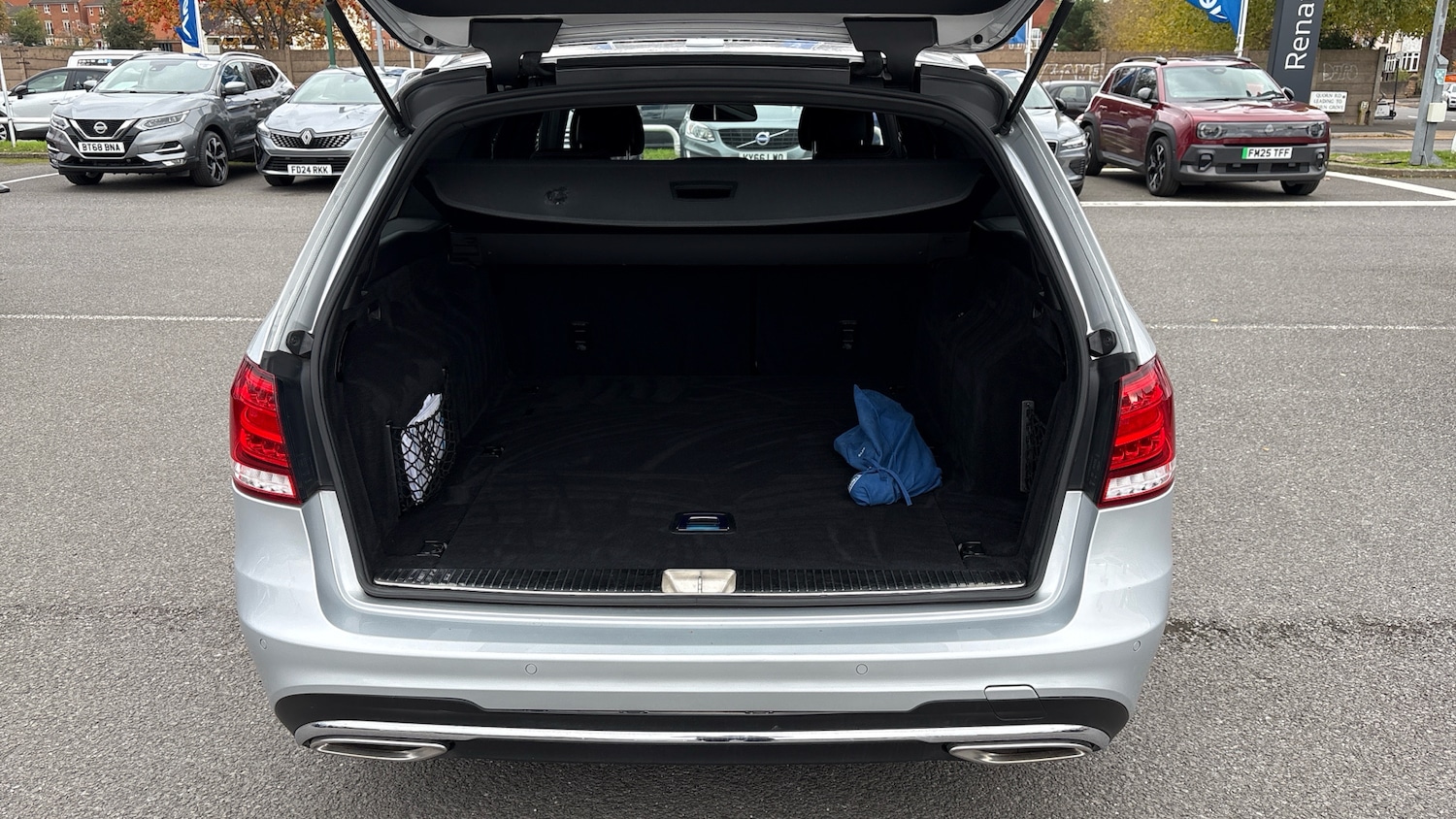 Used Mercedes-Benz E Class 2015 for sale - 76719927: Photo 4