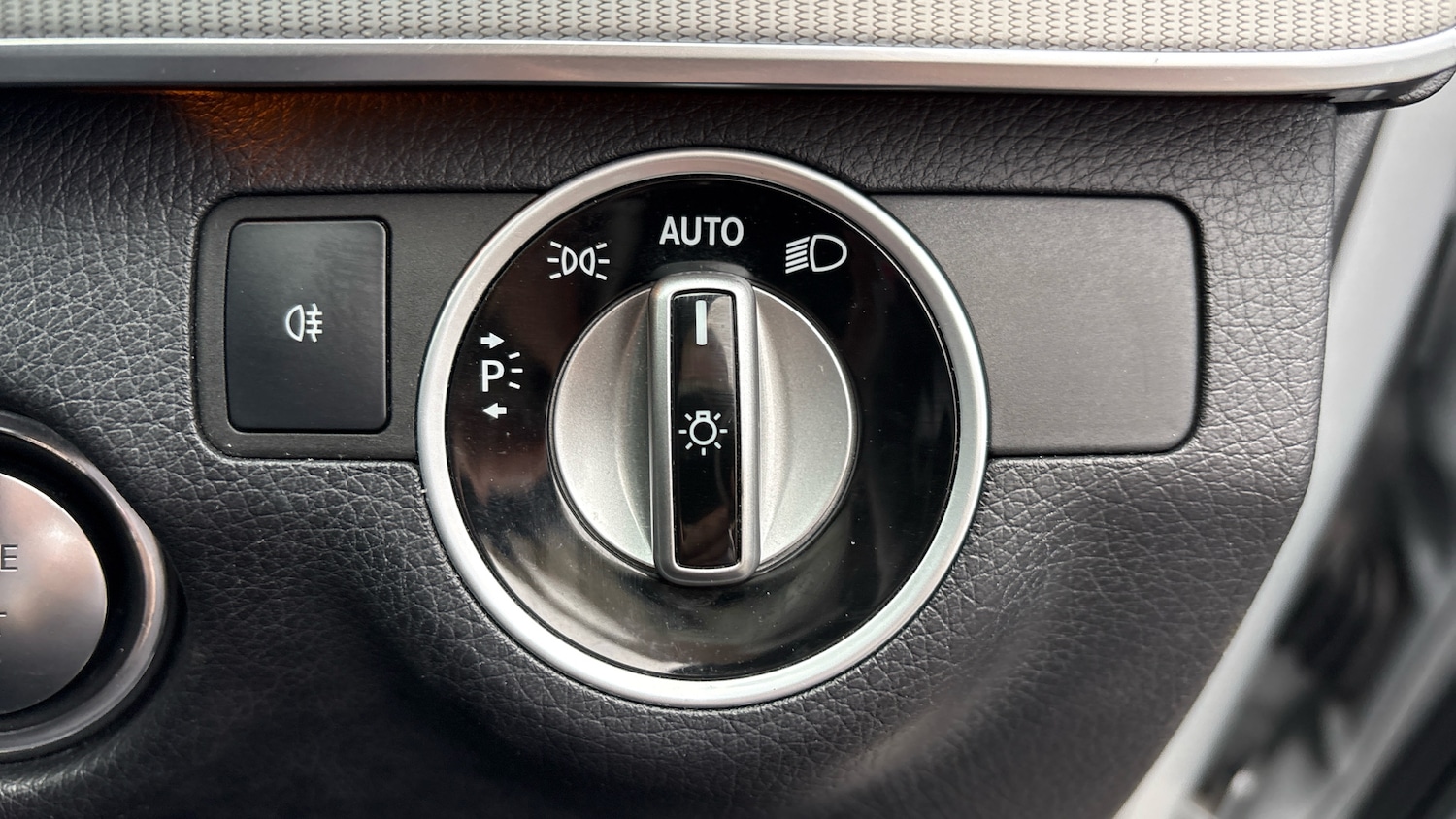 Used Mercedes-Benz E Class 2015 for sale - 76719927: Photo 43