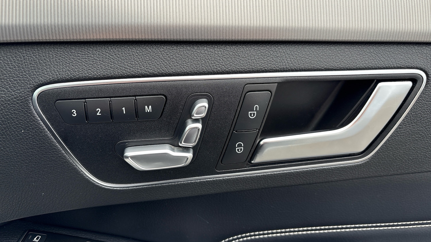 Used Mercedes-Benz E Class 2015 for sale - 76719927: Photo 45