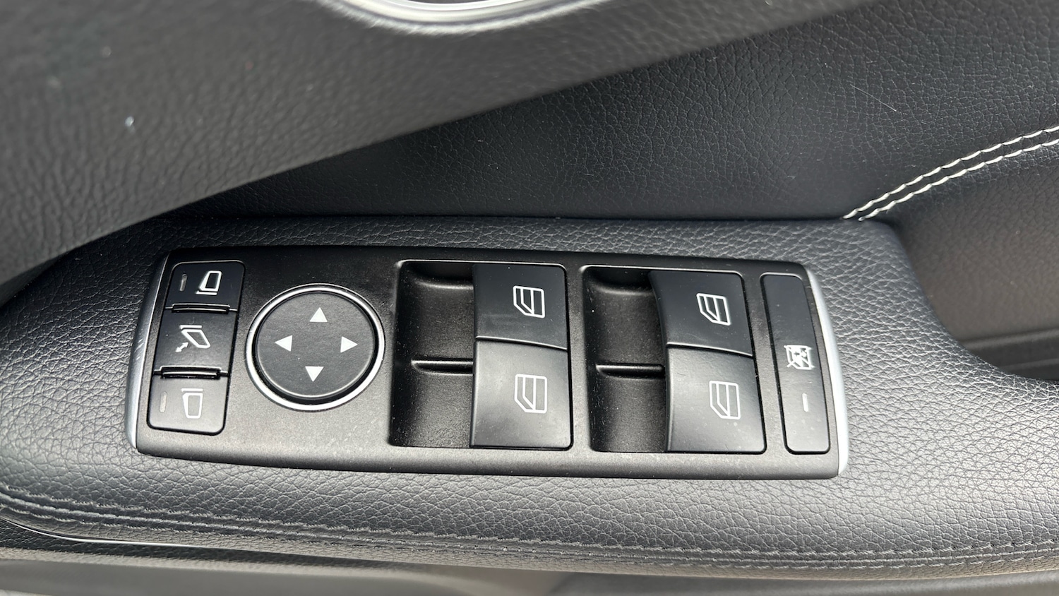 Used Mercedes-Benz E Class 2015 for sale - 76719927: Photo 47