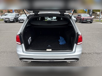 Used Mercedes-Benz E Class 2015 for sale - 76719927: Photo