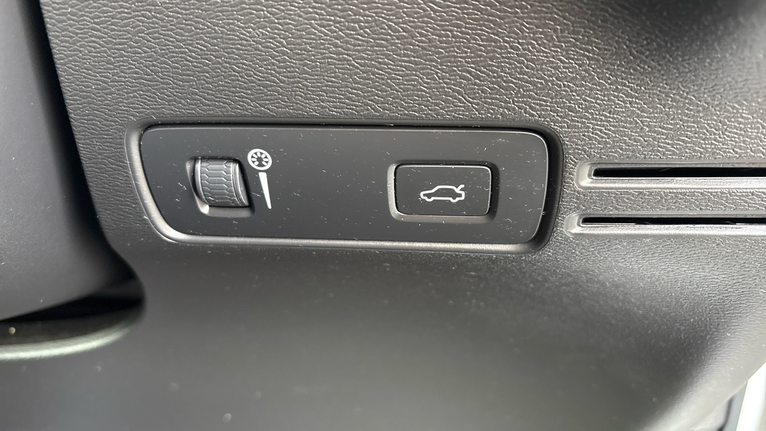 Used Volvo XC40 2021 for sale - 76542788: Photo 40