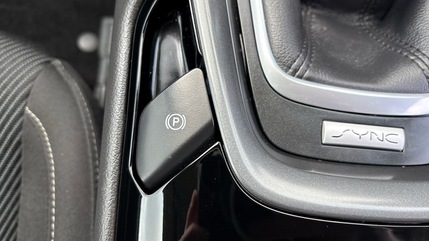 Used Ford Mondeo 2017 for sale - 77999256: Photo 31