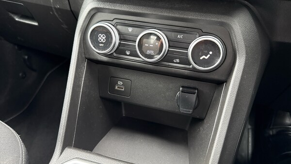 Used Dacia Sandero Stepway 2022 for sale - 75996700: Photo 34