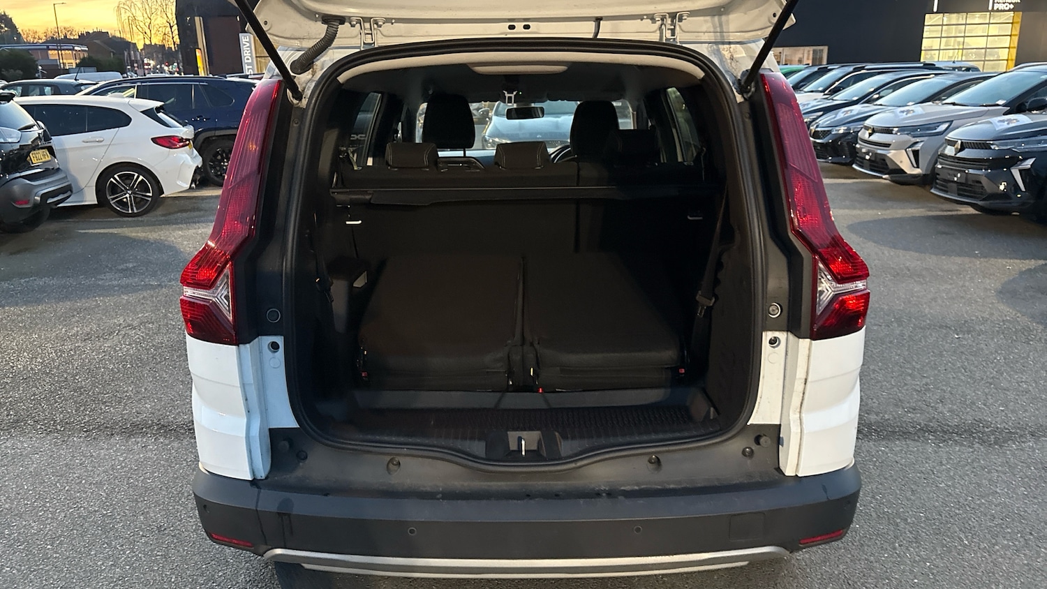 Used Dacia Jogger 2022 for sale - 76627785: Photo 4