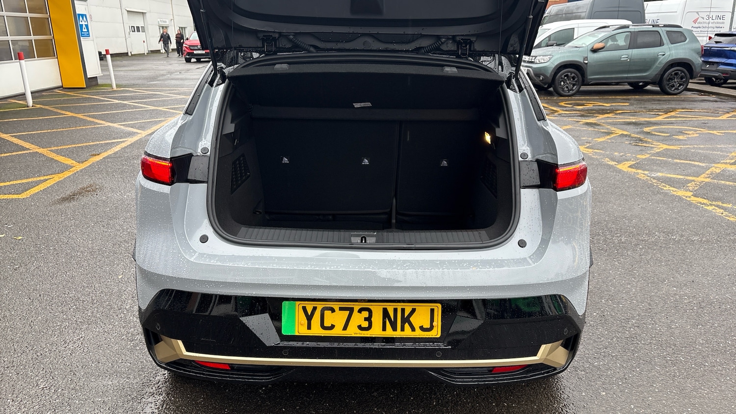 Used Renault Megane E Tech 2023 for sale - 76652245: Photo 4