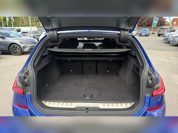 Used BMW 3 Series 2021 for sale - 78579001: Photo