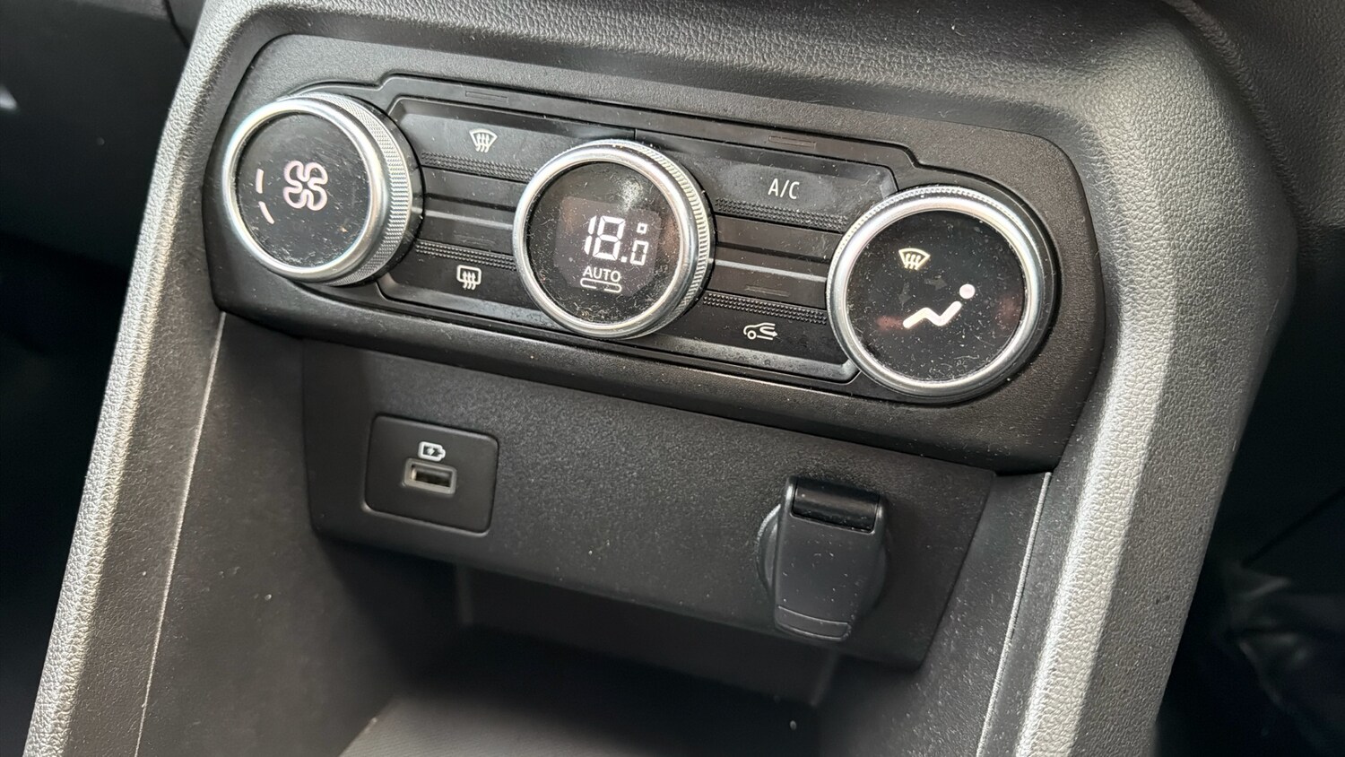 Used Dacia Sandero Stepway 2022 for sale - 78176371: Photo 34