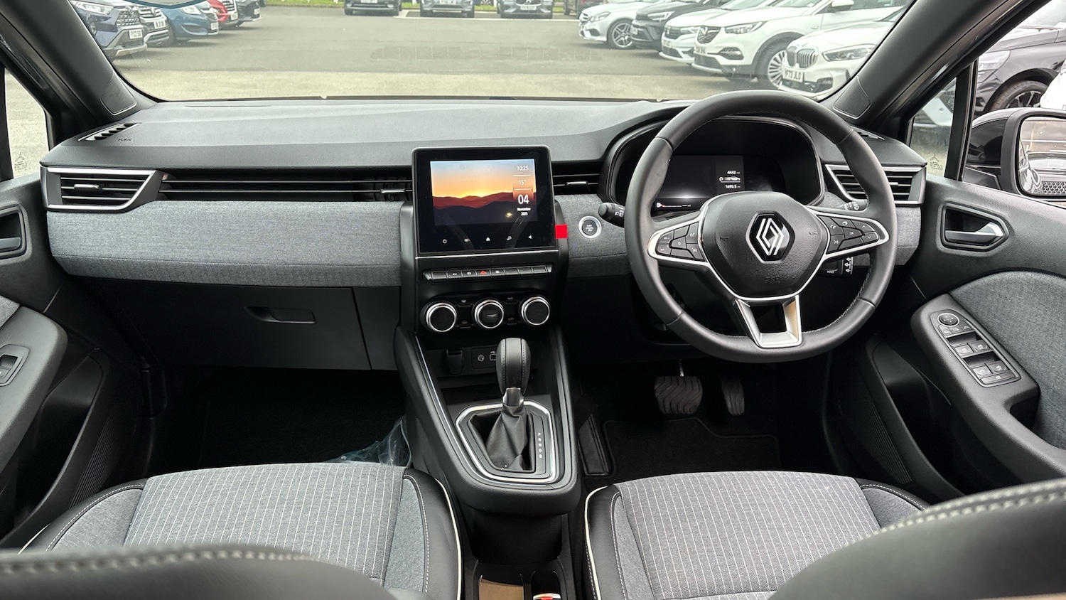 Used Renault Clio 2024 for sale - 76393397: Photo 10