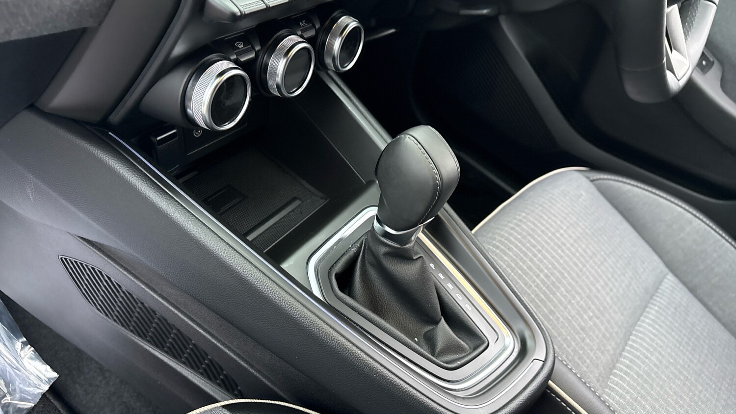 Used Renault Clio 2024 for sale - 76393397: Photo 13