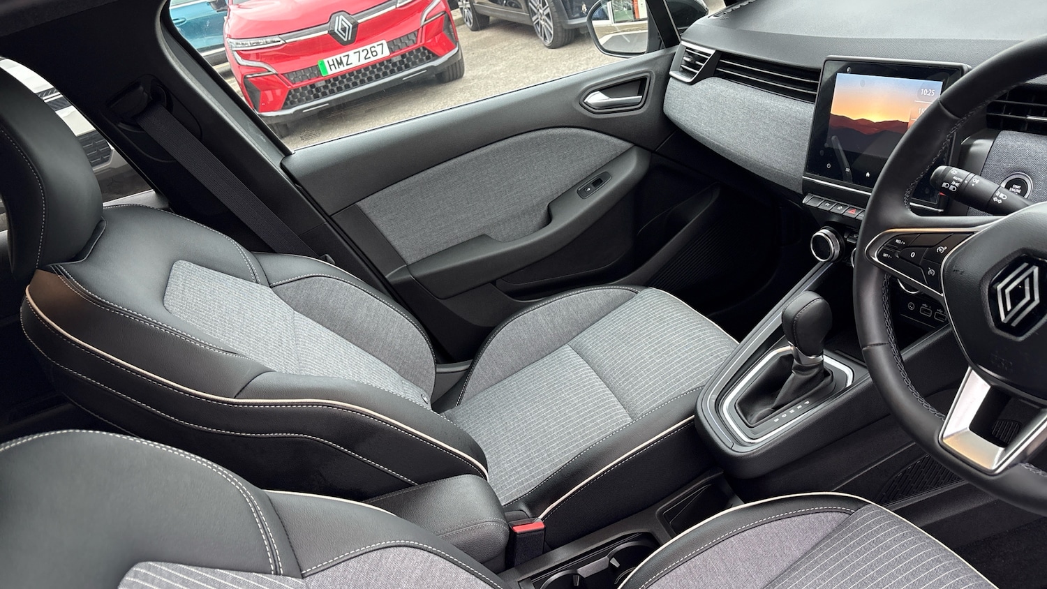 Used Renault Clio 2024 for sale - 76393397: Photo 14