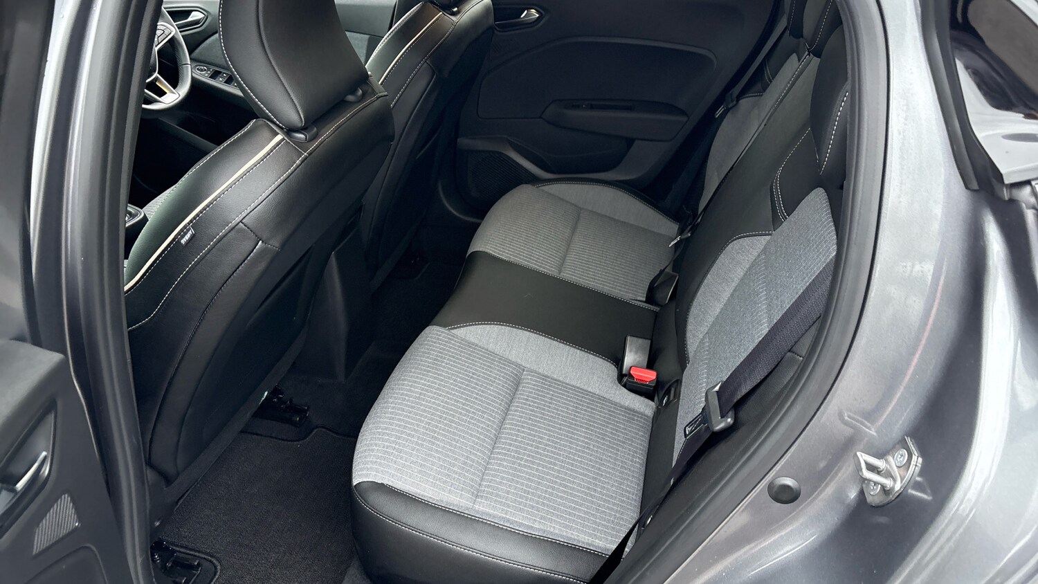 Used Renault Clio 2024 for sale - 76393397: Photo 16