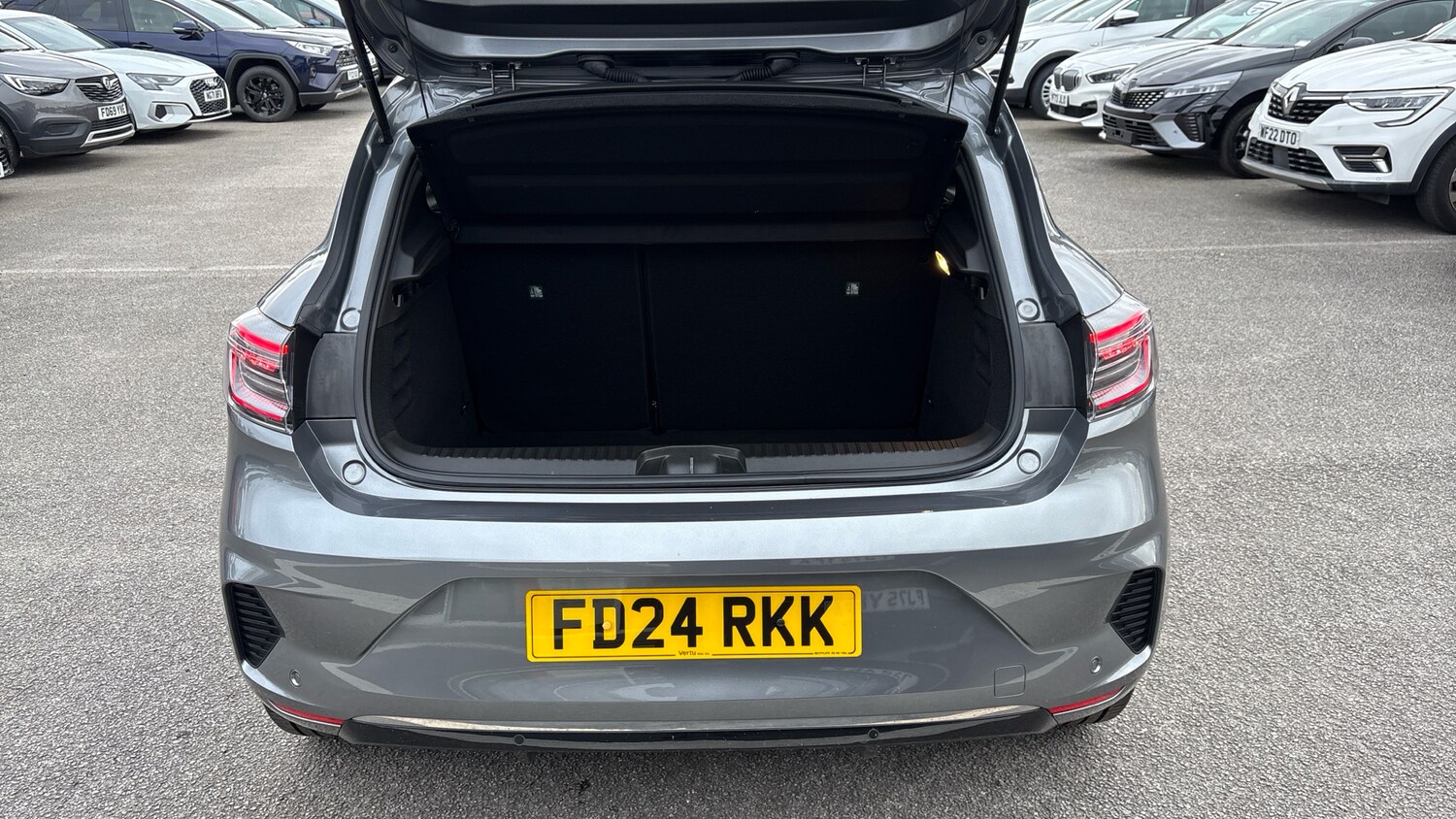 Used Renault Clio 2024 for sale - 76393397: Photo 4