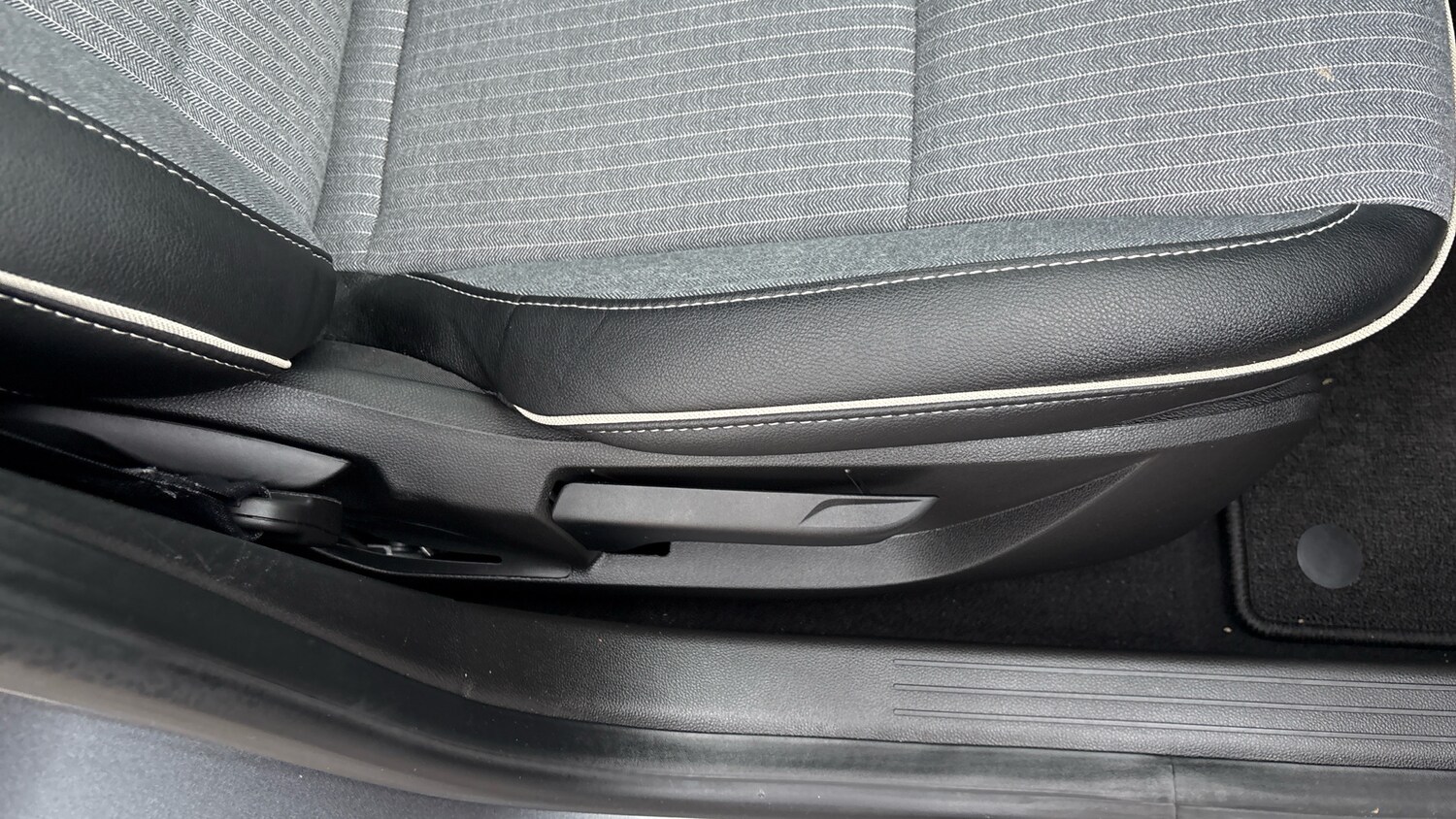 Used Renault Clio 2024 for sale - 76393397: Photo 40