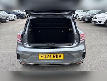 Used Renault Clio 2024 for sale - 76393397: Photo