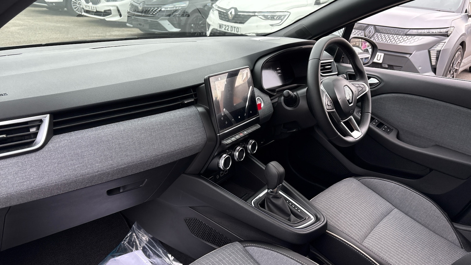 Used Renault Clio 2024 for sale - 76393397: Photo 9