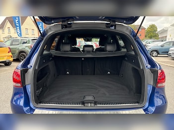 Used Mercedes-Benz GLC 2020 for sale - 76045930: Photo 4