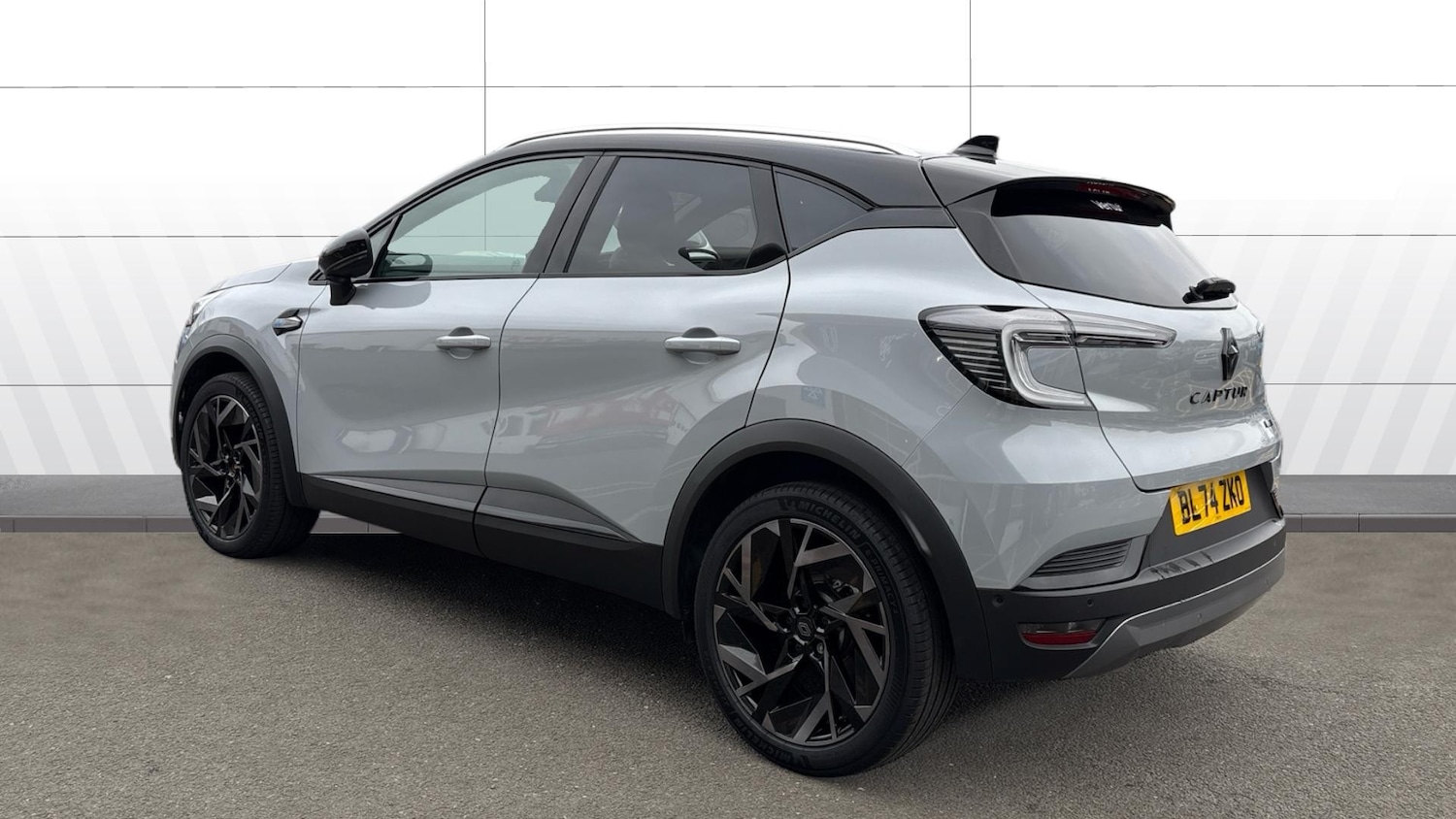 Used Renault Captur 2024 for sale - 77104031: Photo 2