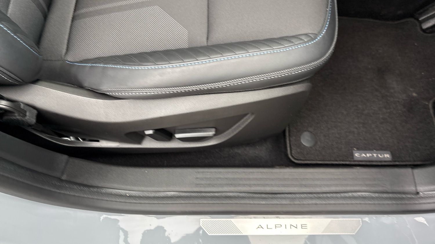 Used Renault Captur 2024 for sale - 77104031: Photo 43