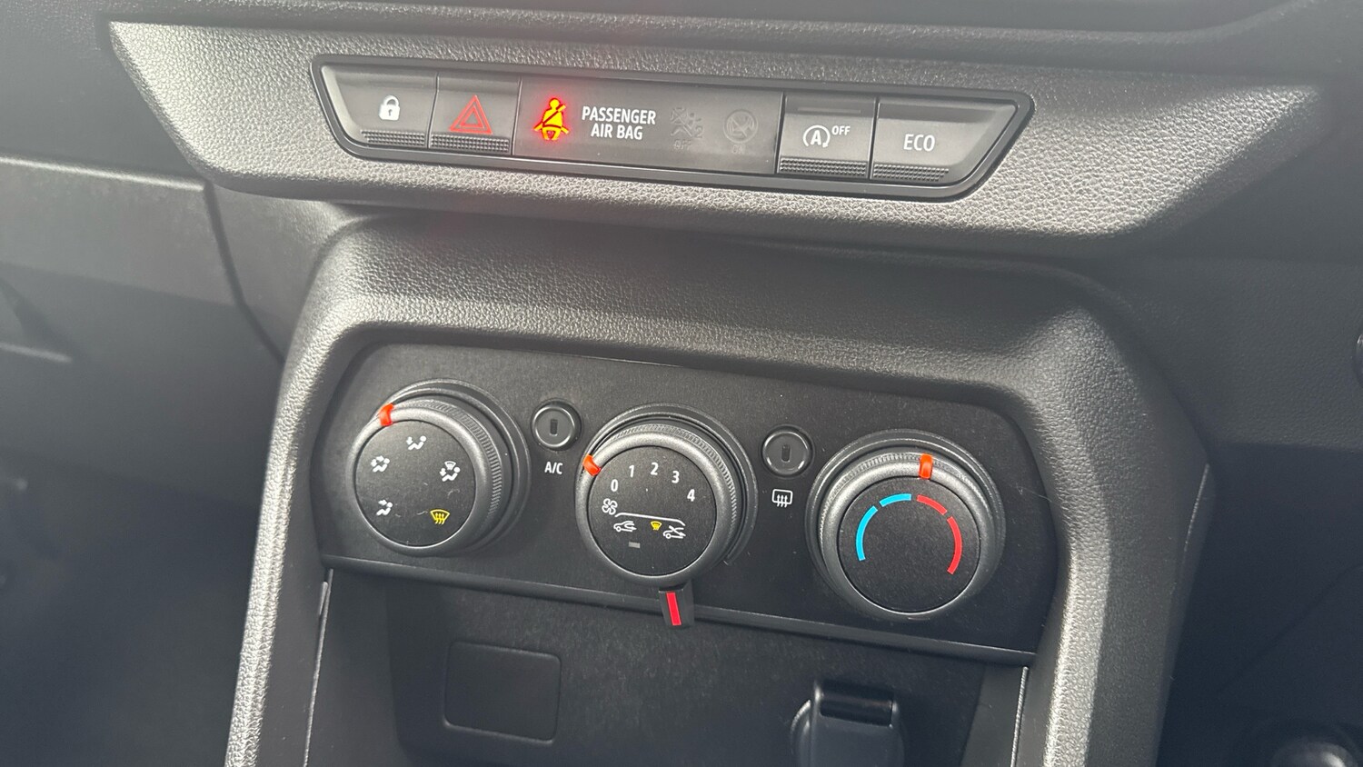 Used Dacia Sandero Stepway 2024 for sale - 76196328: Photo 29