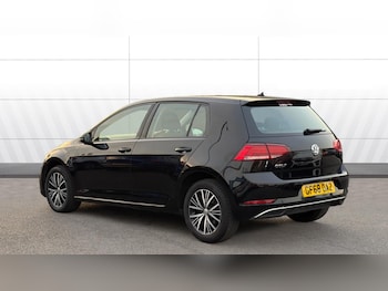 Used Volkswagen Golf 2018 for sale - 76467874: Photo