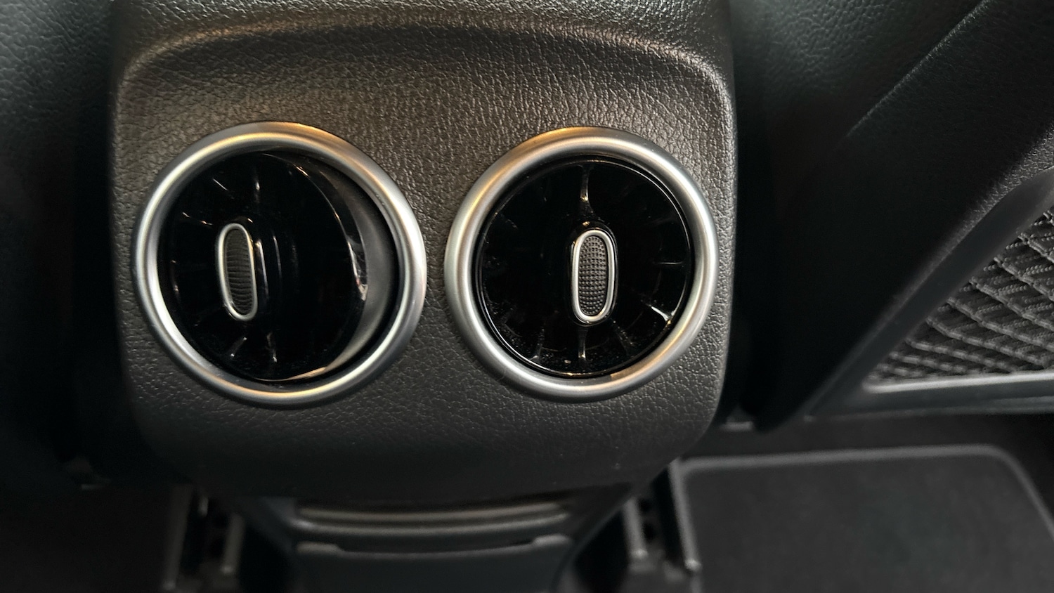 Used Mercedes-Benz GLB 2023 for sale - 76614703: Photo 47