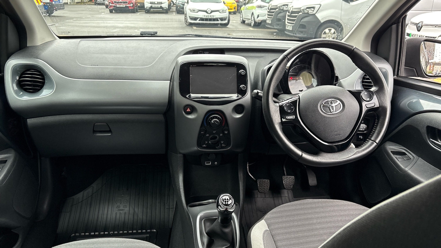 Used Toyota AYGO 2018 for sale - 76603267: Photo 10