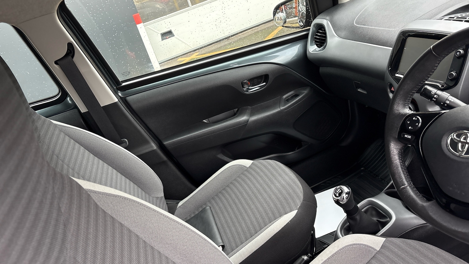 Used Toyota AYGO 2018 for sale - 76603267: Photo 14