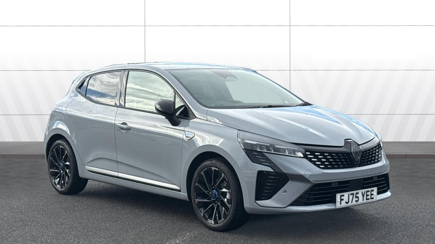 Used Renault Clio 2025 for sale - 76164402: Photo 1