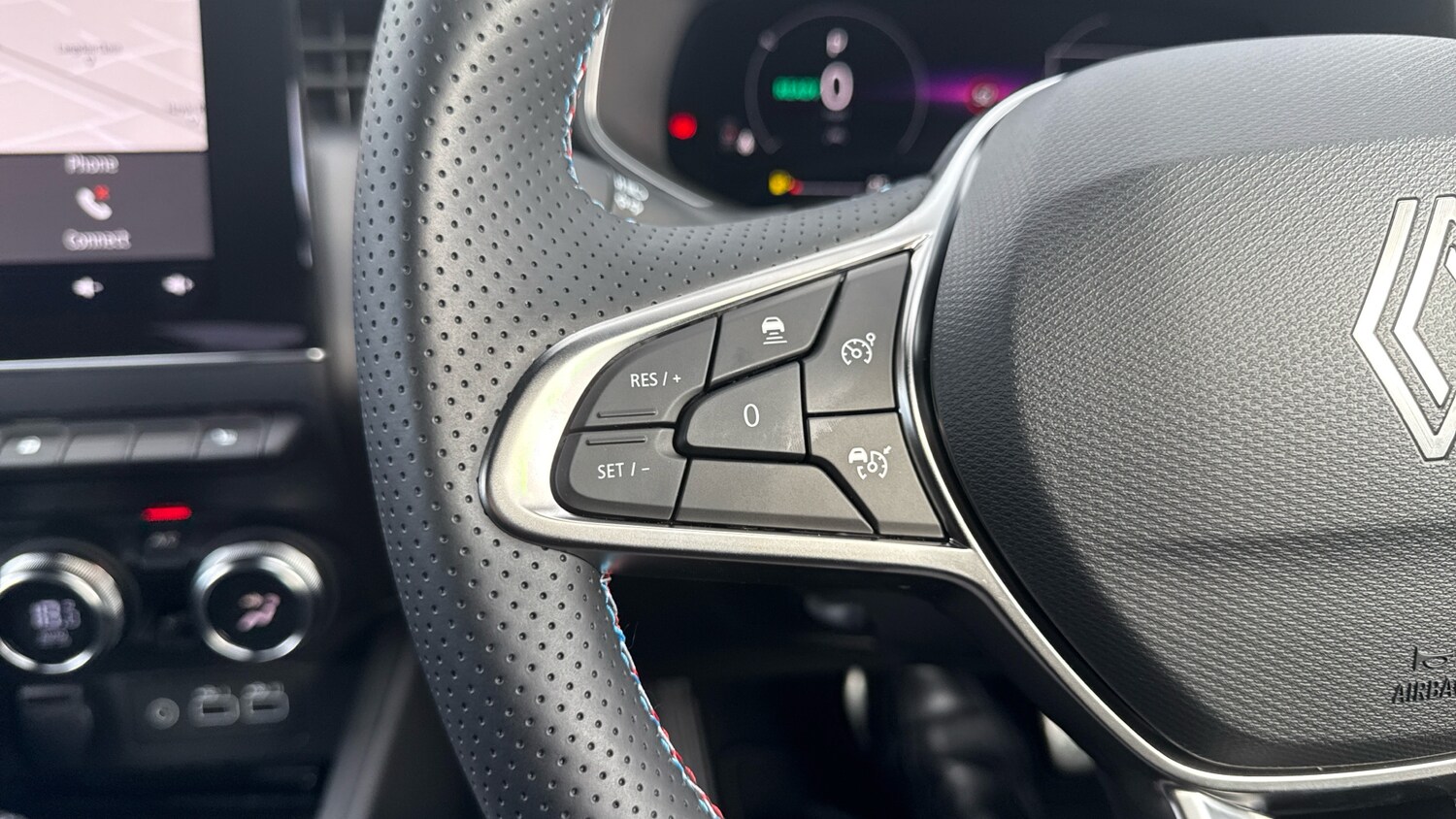 Used Renault Clio 2025 for sale - 76164402: Photo 31